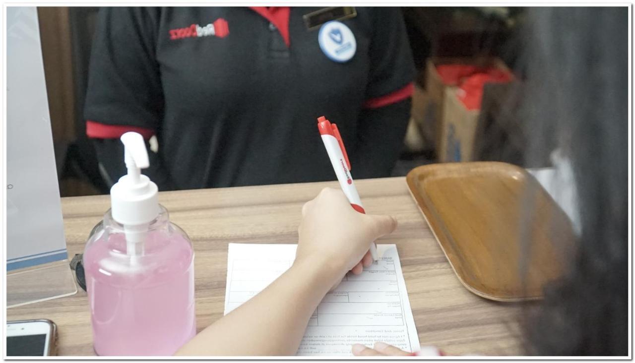 Reddoorz Plus Near Chadstone Mall Bekasi Ngoại thất bức ảnh