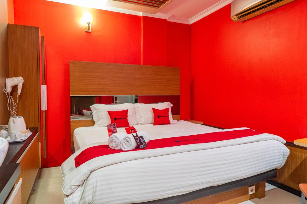 Reddoorz Plus Near Chadstone Mall Bekasi Ngoại thất bức ảnh