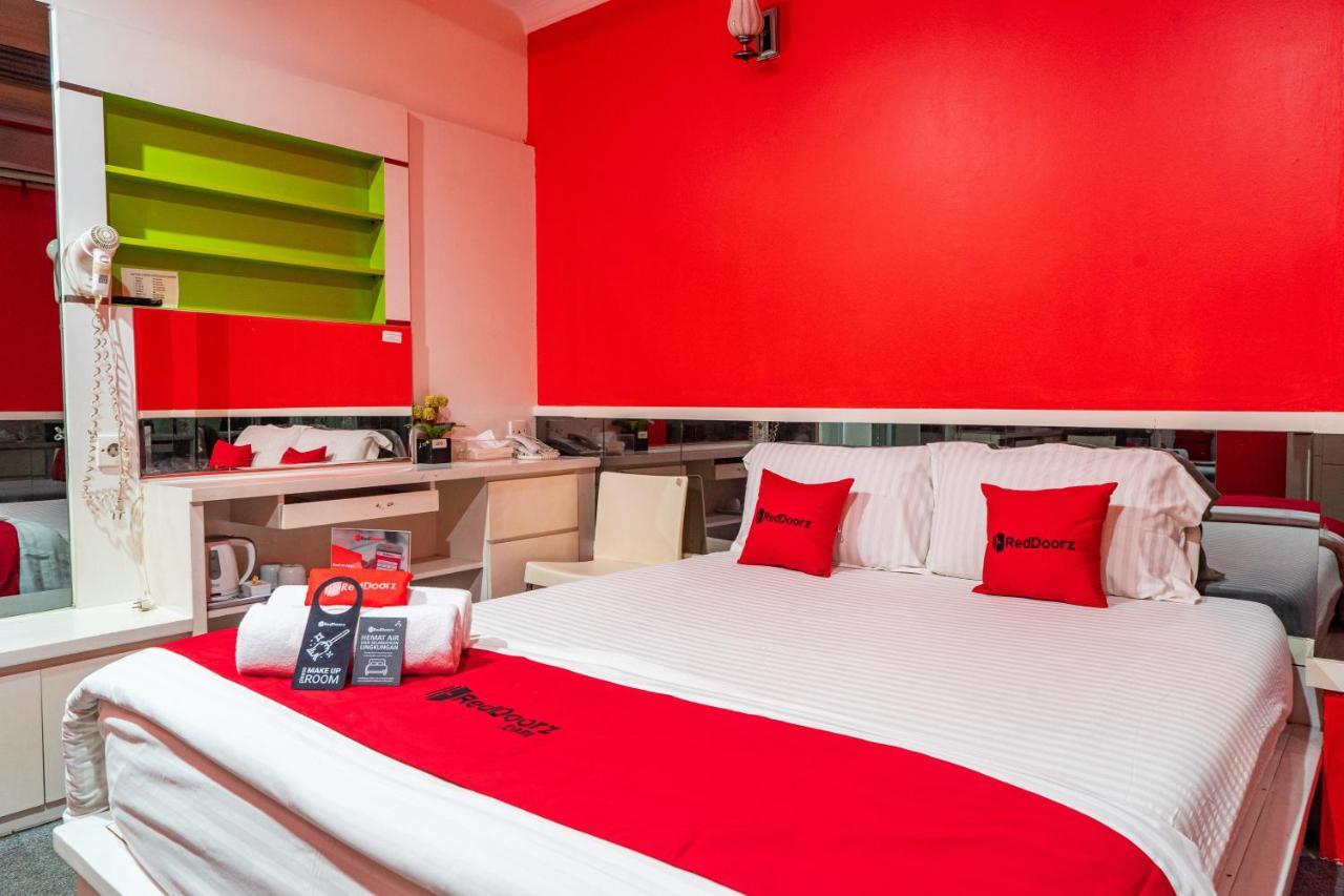 Reddoorz Plus Near Chadstone Mall Bekasi Ngoại thất bức ảnh