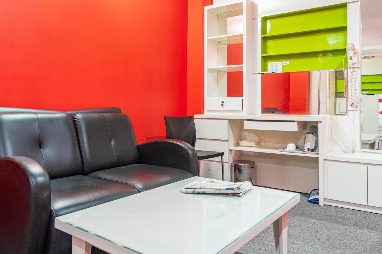 Reddoorz Plus Near Chadstone Mall Bekasi Ngoại thất bức ảnh