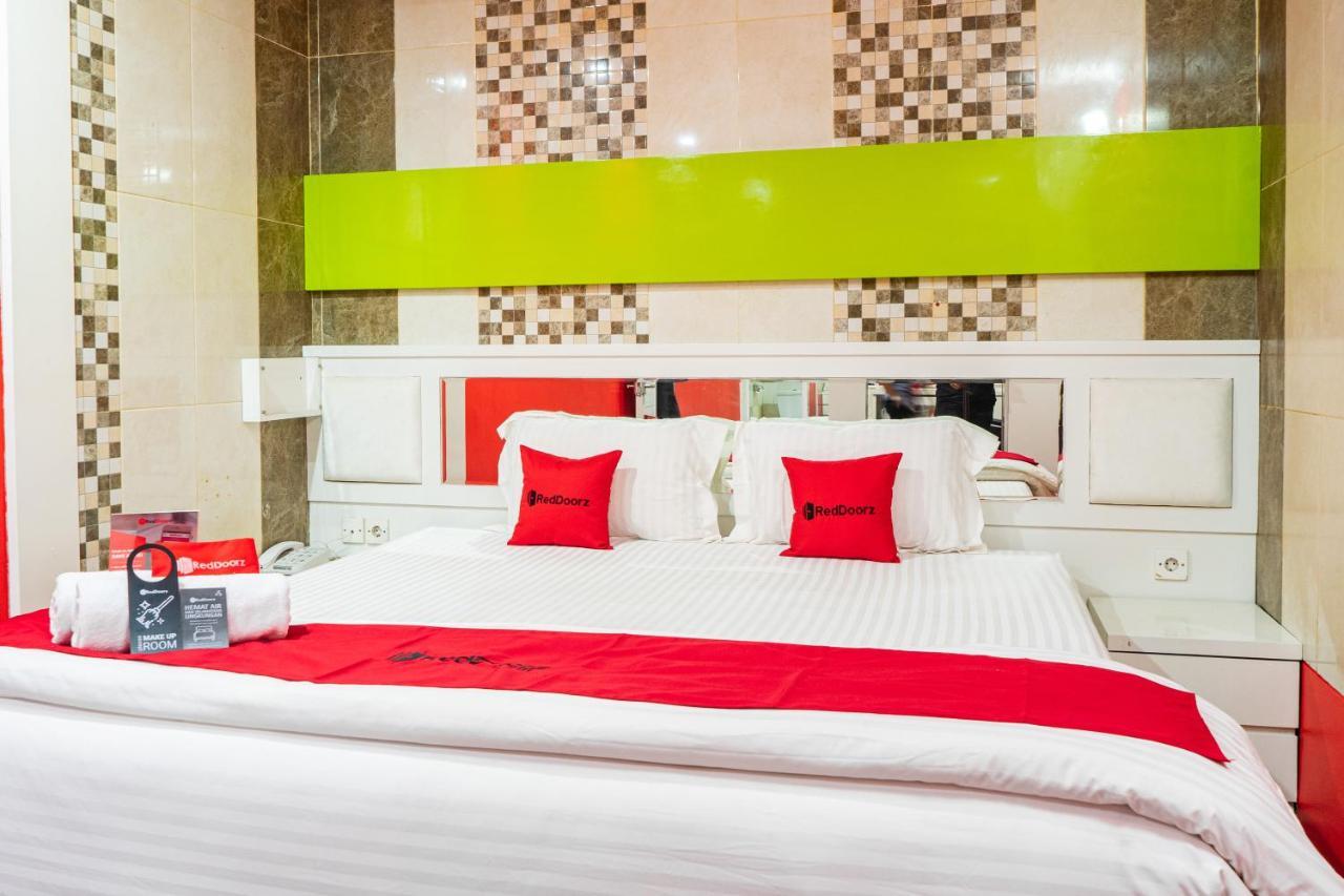 Reddoorz Plus Near Chadstone Mall Bekasi Ngoại thất bức ảnh